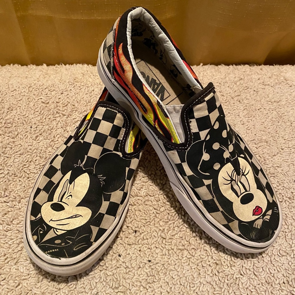 Vans Disney Mickey 90th anniversary size 6